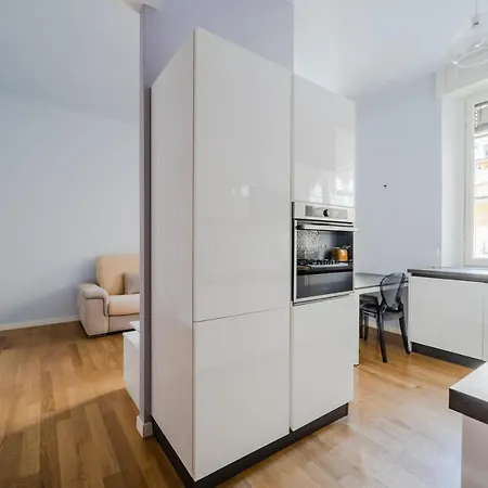 Apartment Guesthost - Balcony In Porta Romana *