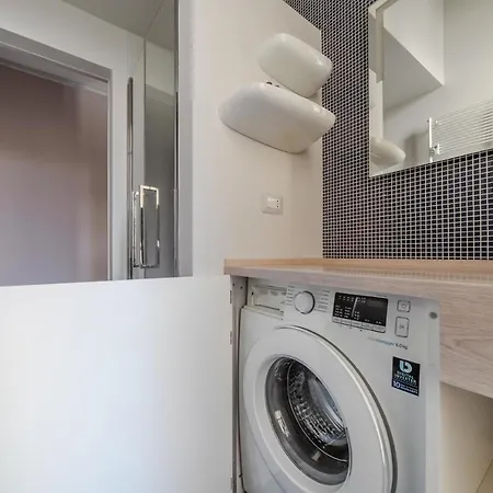 Guesthost - Balcony In Porta Romana Appartamento Milano