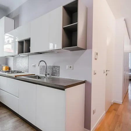 Guesthost - Balcony In Porta Romana