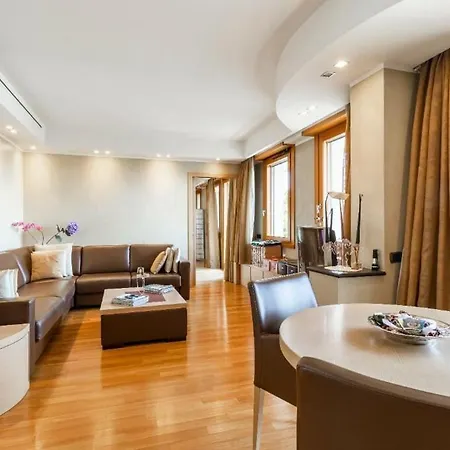 Luxurious 4-bedroom Penthouse In The Heart Of The בית נופש