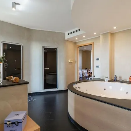 Luxurious 4-bedroom Penthouse In The Heart Of The בית נופש