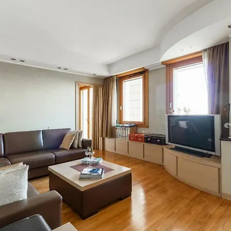 בית נופש Luxurious 4-bedroom Penthouse In The Heart Of The