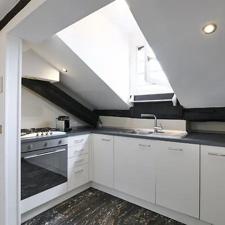 Elegant P.venezia Attic 아파트 밀라노