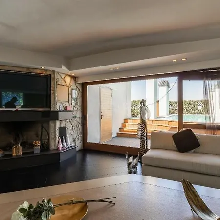Luxurious 4-bedroom Penthouse In The Heart Of The