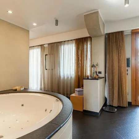 בית נופש Luxurious 4-bedroom Penthouse In The Heart Of The *
