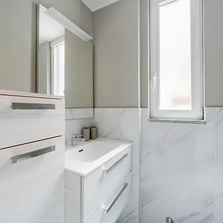 Amazing Loft - 350 M Far From Dateo Station Apartment *