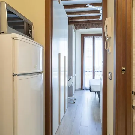 Apartment Easylife - Romantico Rifugio In Porta Venezia Milan