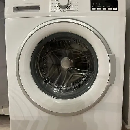 Apartament * Maciachini * *