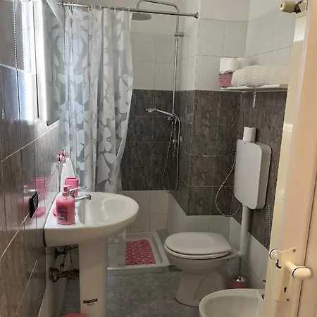 * Maciachini * Apartament *
