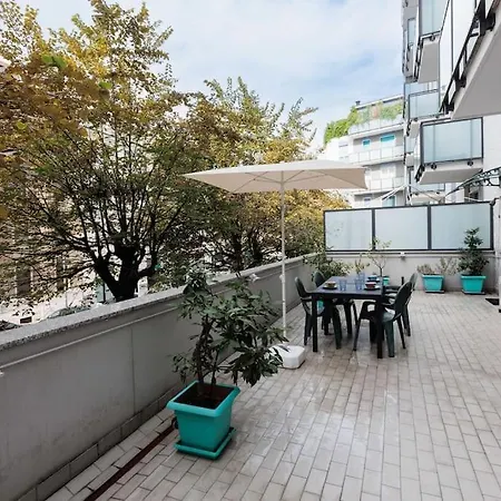 Alessia's Flat - Breno Apartment Milan