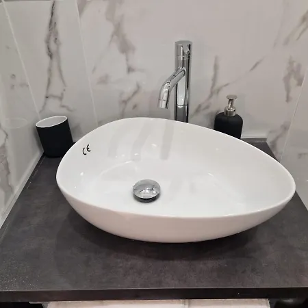 N&ghomesweethome Gogh Elegante E Confortevole Apartment *