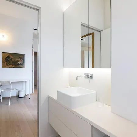 Appartement Contempora - 2-beds, 2 Baths With Balcony - Guastalla Milaan