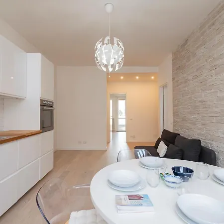 Youhosty - Grazioli 4 *