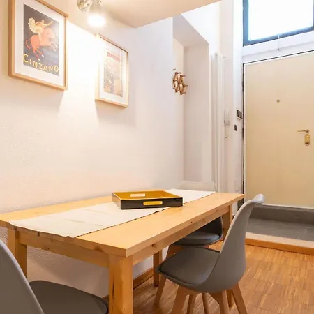 Pastrengo Apartament *