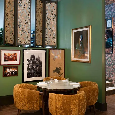 Radisson Collection Hotel, Santa Sofia