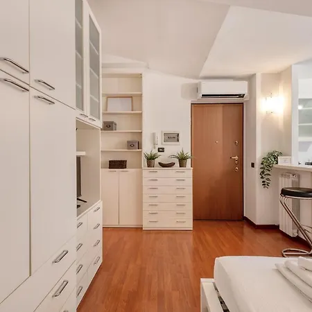 Apartment Ferrucci, 6 - Monolocale Al Settimo Cielo