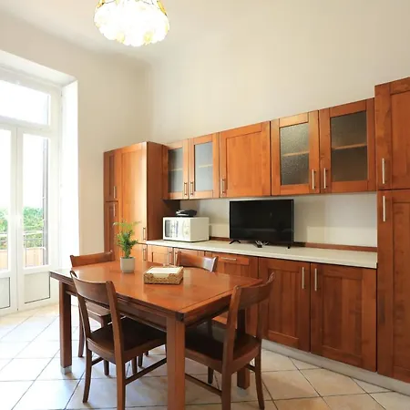 Apartment Residenza Accursio By Biphosting *