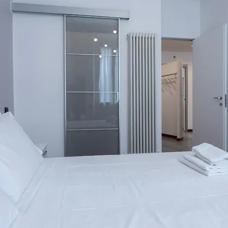 Italianway - Maroncelli 2 B * Милан