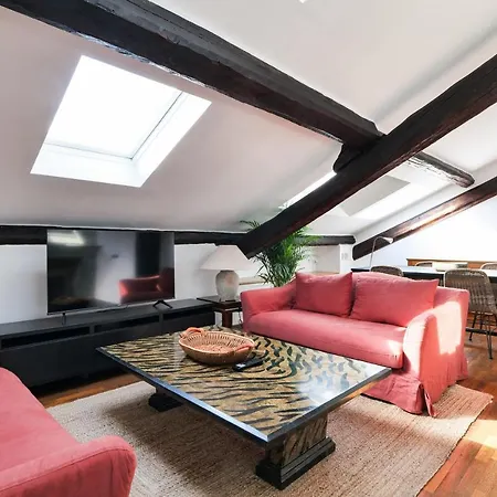 Elegant P.venezia Attic Mailand