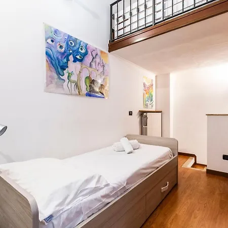 Extensive Terrace Navigli Toy Artistic Daire Milano