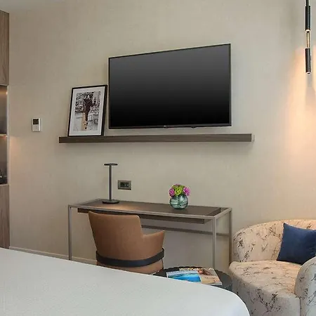 Hotell Nh Collection Life