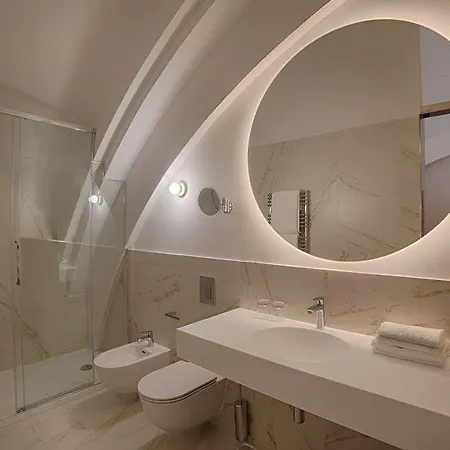 Nh Collection Life Hotell 4*