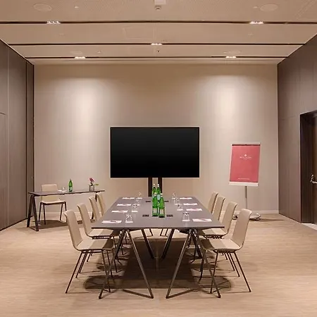 Nh Collection Life 4*