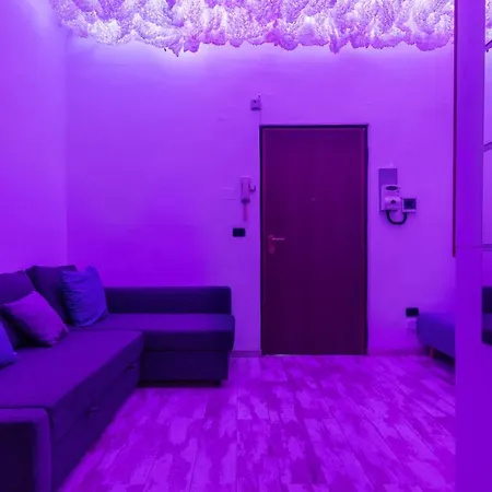 Lägenhet 18 Minuti Dal Duomo, Soffitto Con Nuvole Colorate, Favoloso E Accogliente Con Wifi, Netlifx Per 4 Persone Milano