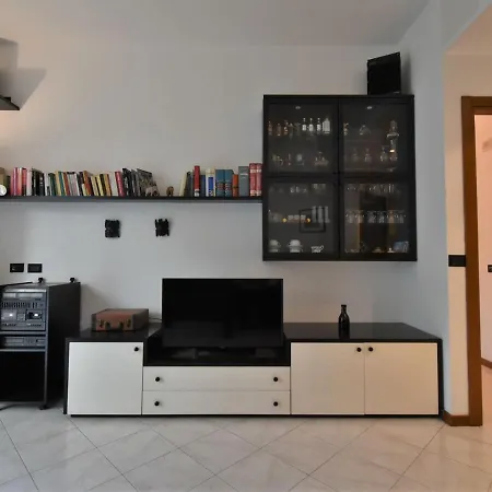 Mac Mahon By Interhome Apartment Milan