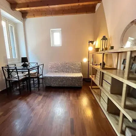 Trendy Flat Naviglio Grande Milan