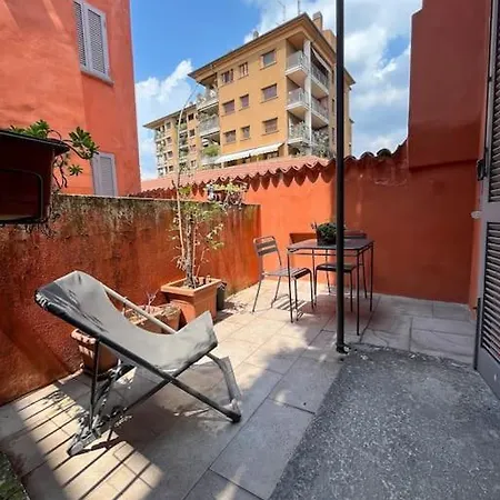 Trendy Flat Naviglio Grande Milan