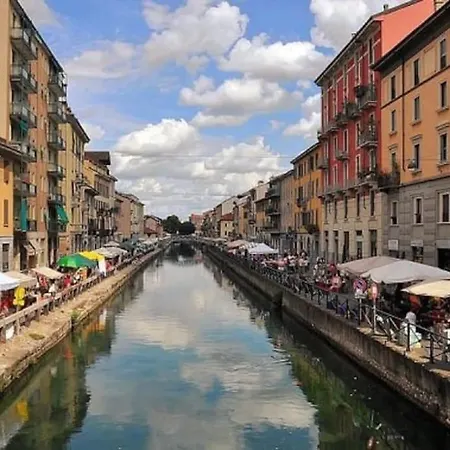 Trendy Flat Naviglio Grande Mailand