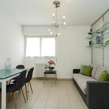 Design House A/c Wifi 20 Minutes From Duomo Apartament *