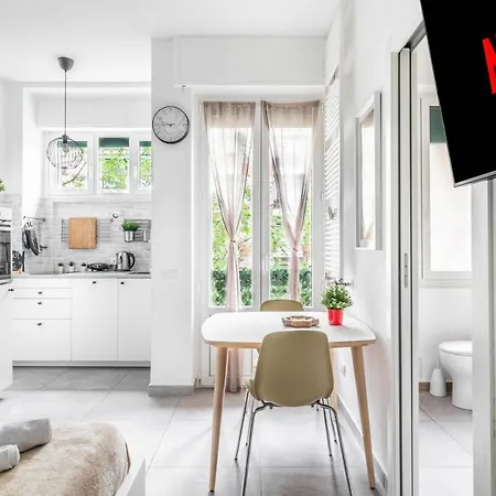 Eden House Sansiro-duomo Netflix & Design Apartament Mediolan