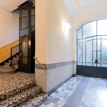 Loft Artigianale: Design In Legno E Terrazzo Panoramico Su * Milan