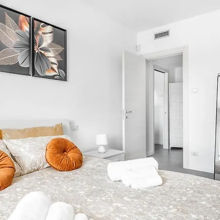 Harmony House - Rho Fiera 6min - Free Parking - Terrace Apartment