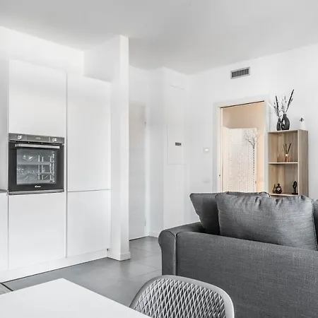 Harmony House - Rho Fiera 6min - Free Parking - Terrace Apartment *