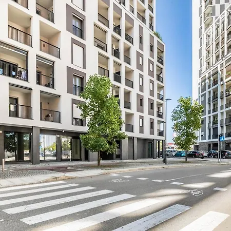 Harmony House - Rho Fiera 6min - Free Parking - Terrace *