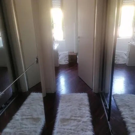 Two-room - 10 Min Walk From Isola Milan