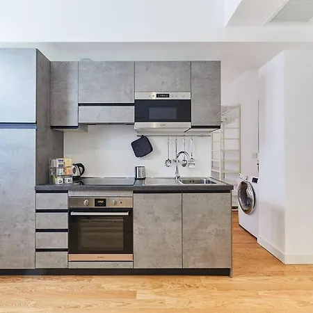 Bright Two-room Apartamento Milão