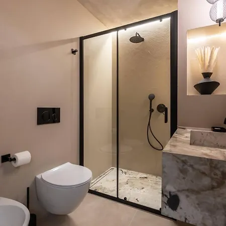 Duomo Collection بيت ضيافة 4*