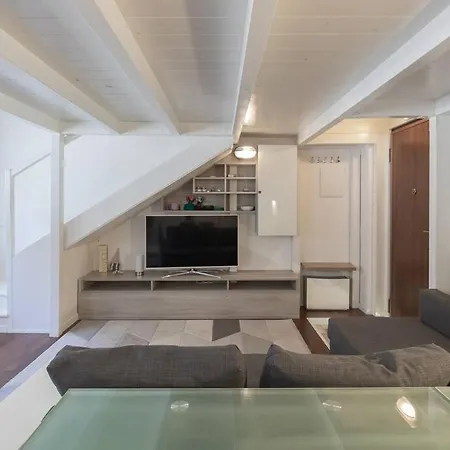 Apartmán Youhosty - Desenzano 7 *