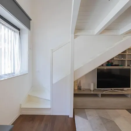 Youhosty - Desenzano 7 *