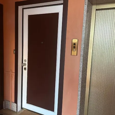 Bicocca Modern شقة