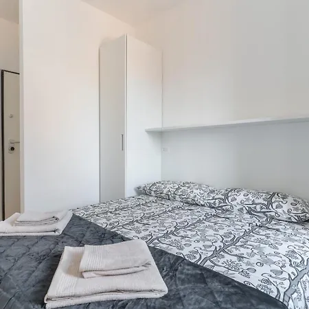 Cimiano 21, New * Milánó