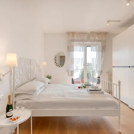 Ferrucci, 10 - Elegante Oasi Urbana A Apartament Mediolan