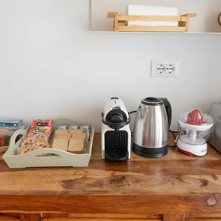 Appartamento Ferrucci, 10 - Elegante Oasi Urbana A *