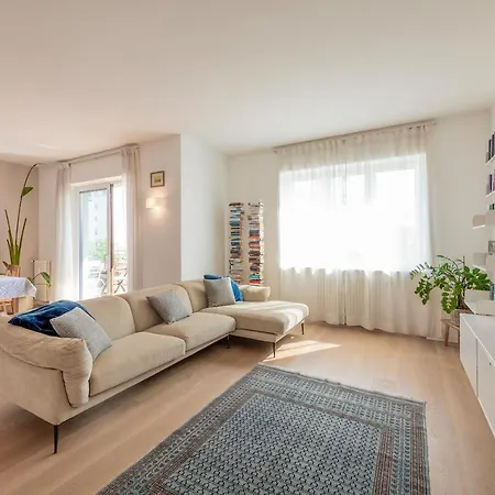 Apartmán Ferrucci, 10 - Elegante Oasi Urbana A *
