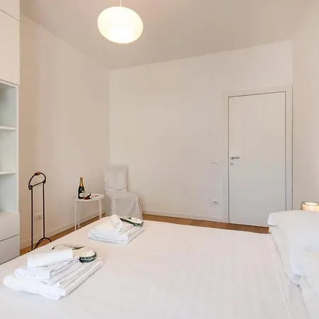 Apartament Ferrucci, 10 - Elegante Oasi Urbana A