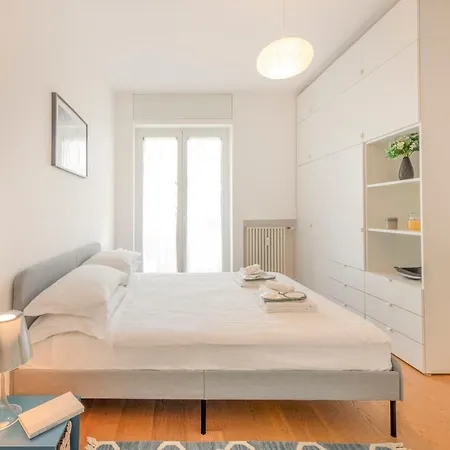 Ferrucci, 10 - Elegante Oasi Urbana A Apartament Mediolan